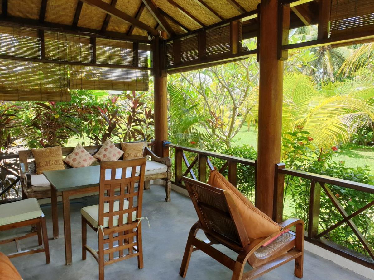 Waiara Village Guesthouse Maumere Exterior photo