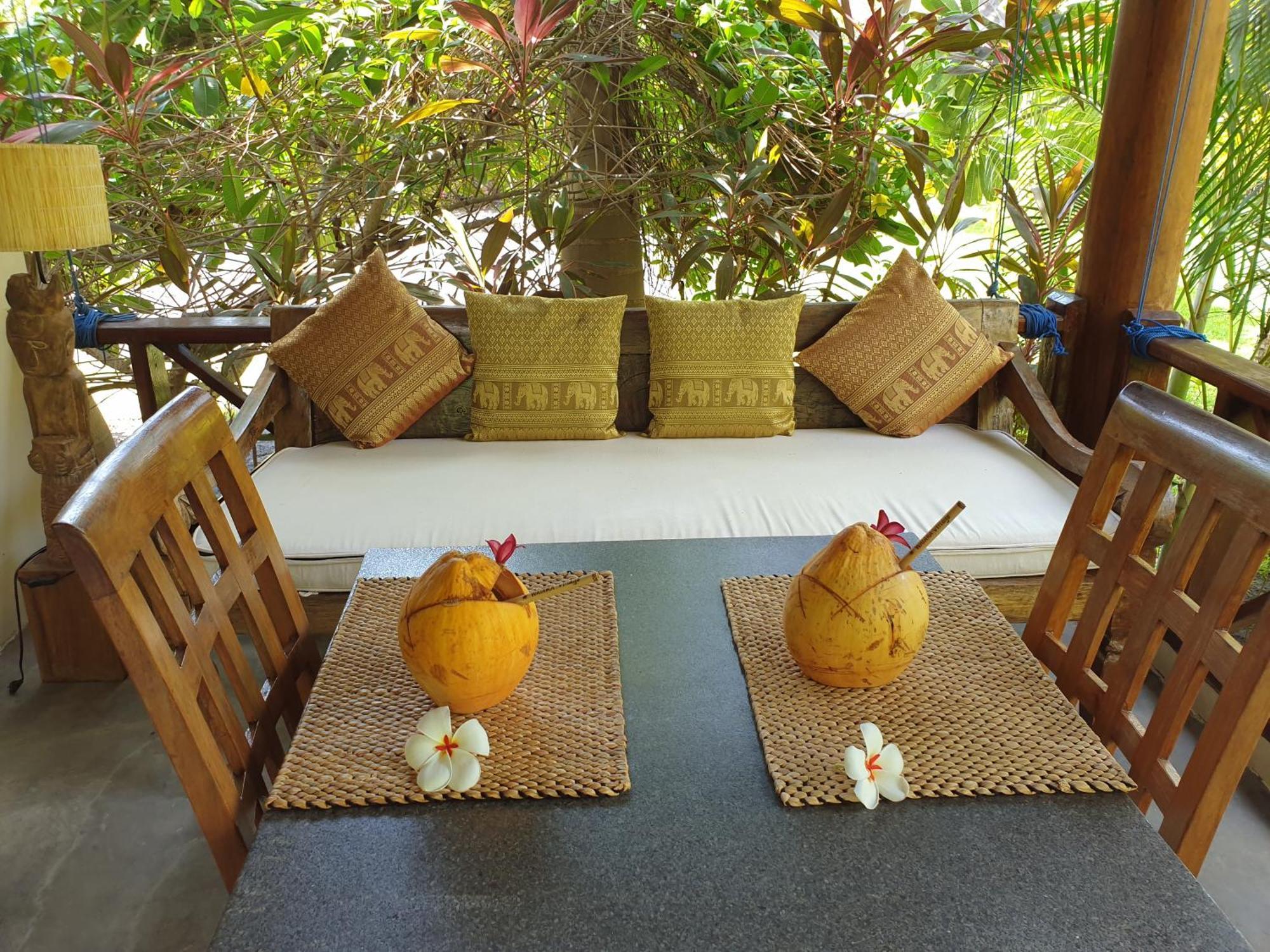 Waiara Village Guesthouse Maumere Exterior photo