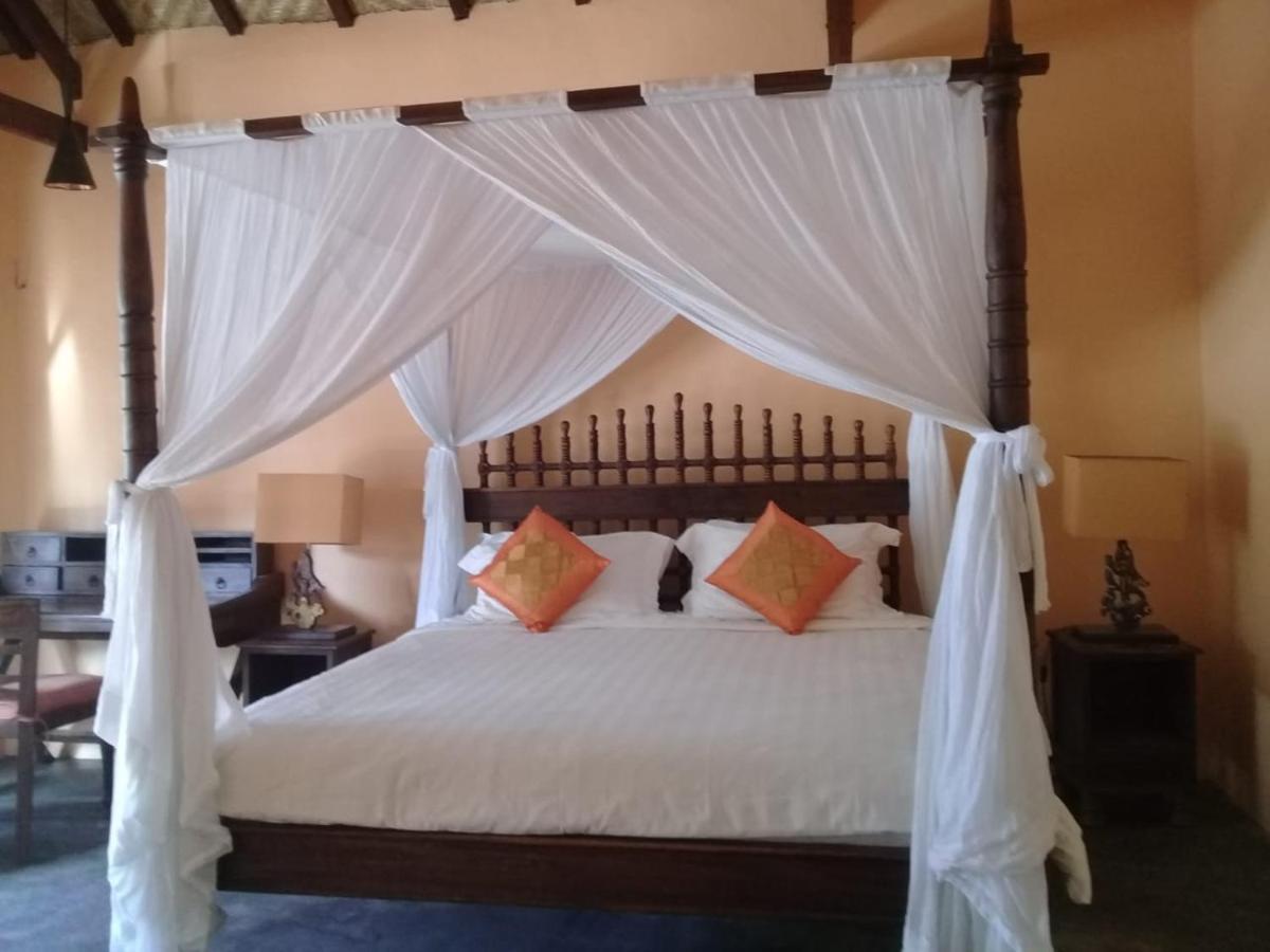 Waiara Village Guesthouse Maumere Room photo